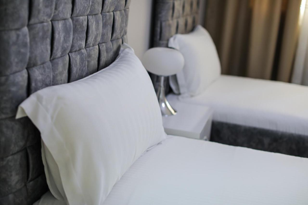 Miku Apartment -Outstanding Apartment At Taiwan Tirana Exterior photo